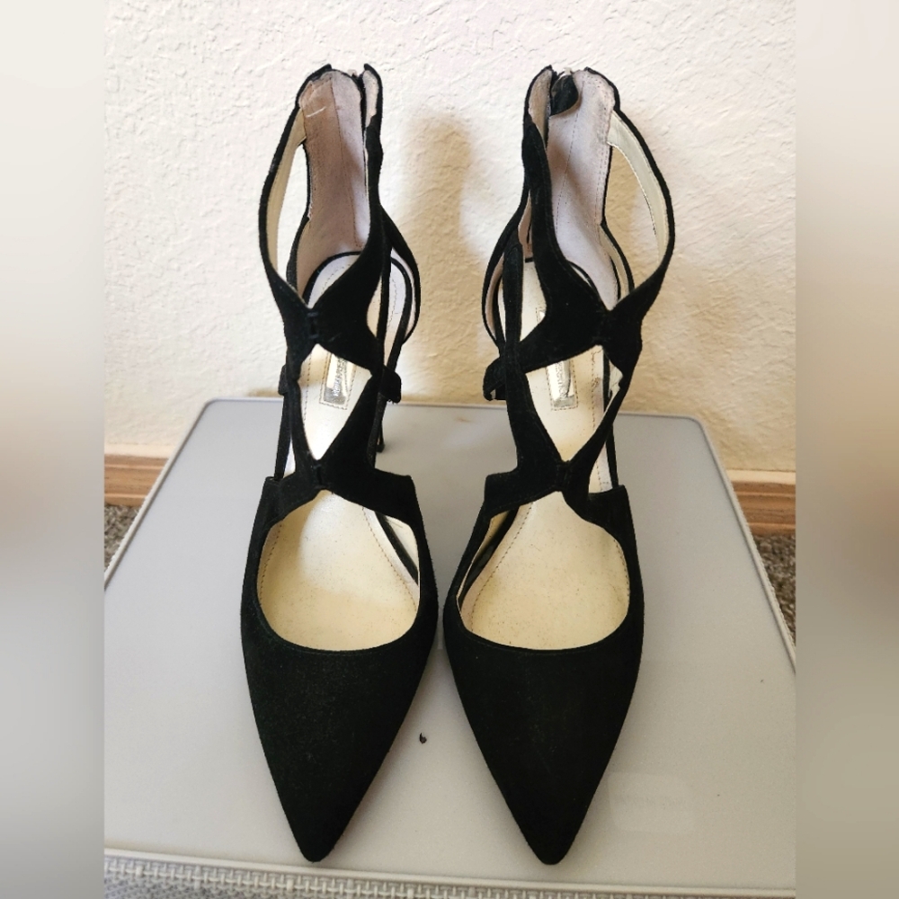 BLACK BCBG SIXE 7.5 HIGH HEELS